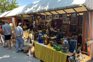 Der Stand von Antiquitäten Strixner